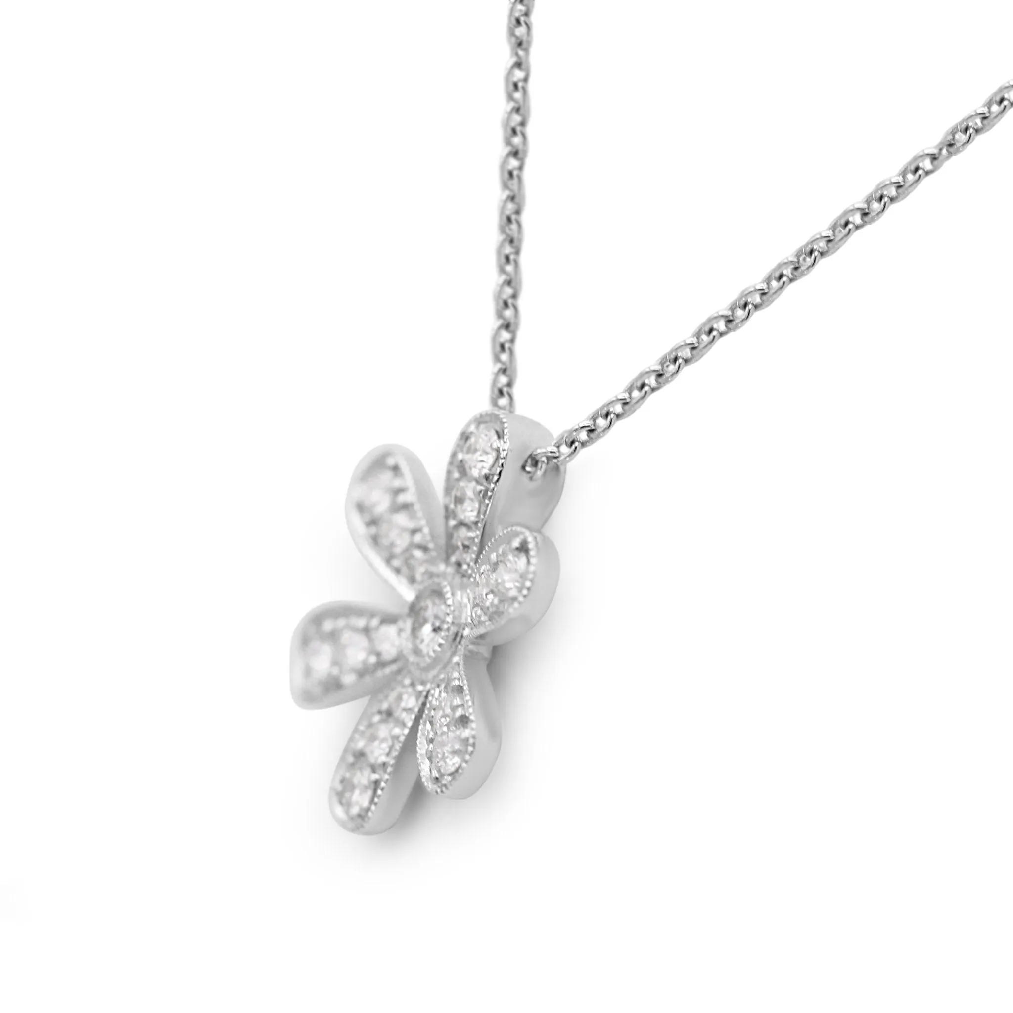 18ct White Gold Diamond Flower Pendant Necklace 17"