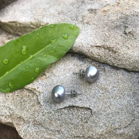 Grey freshwater pearls stud earrings 11 mm