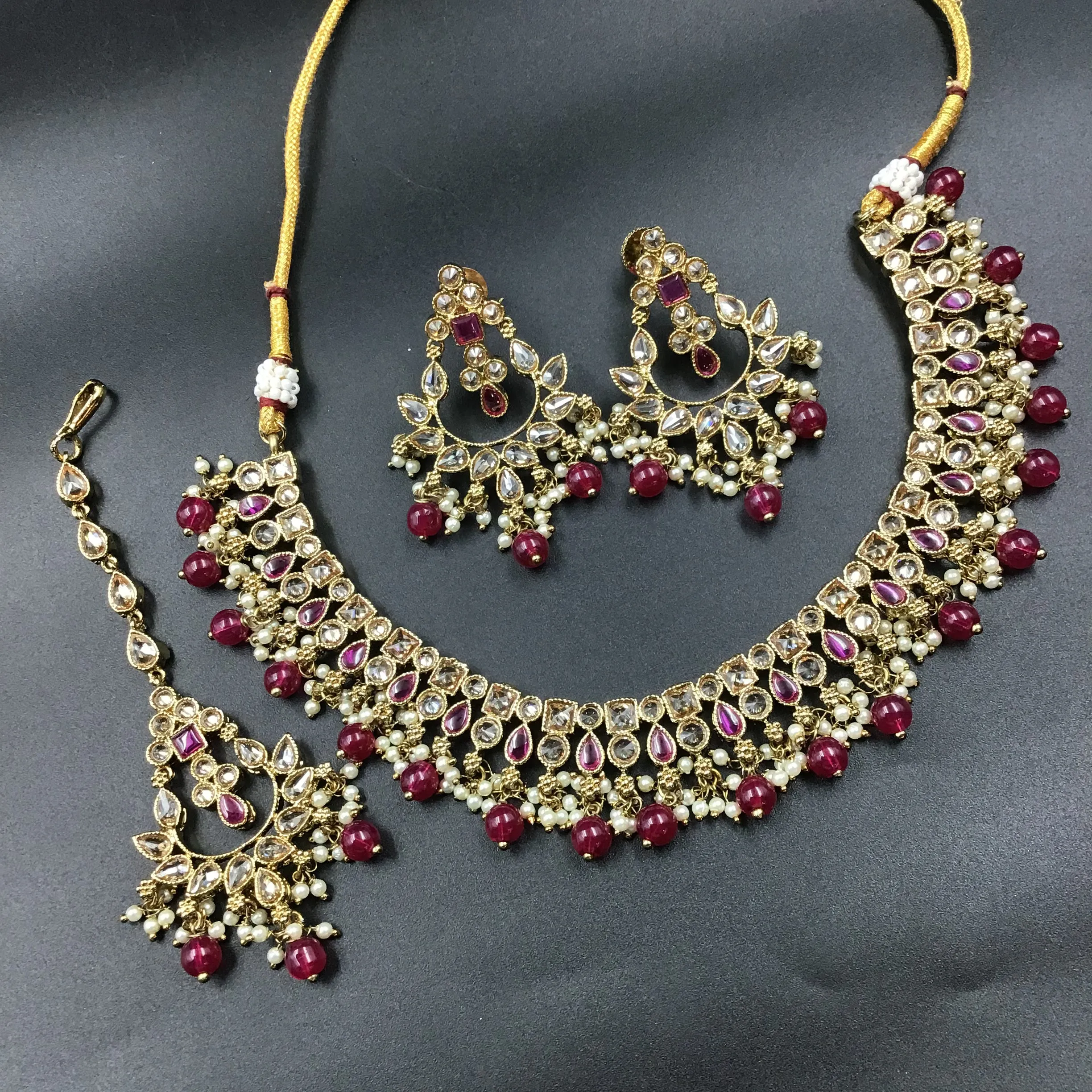 Round Neck Antique Necklace Set 4653-33