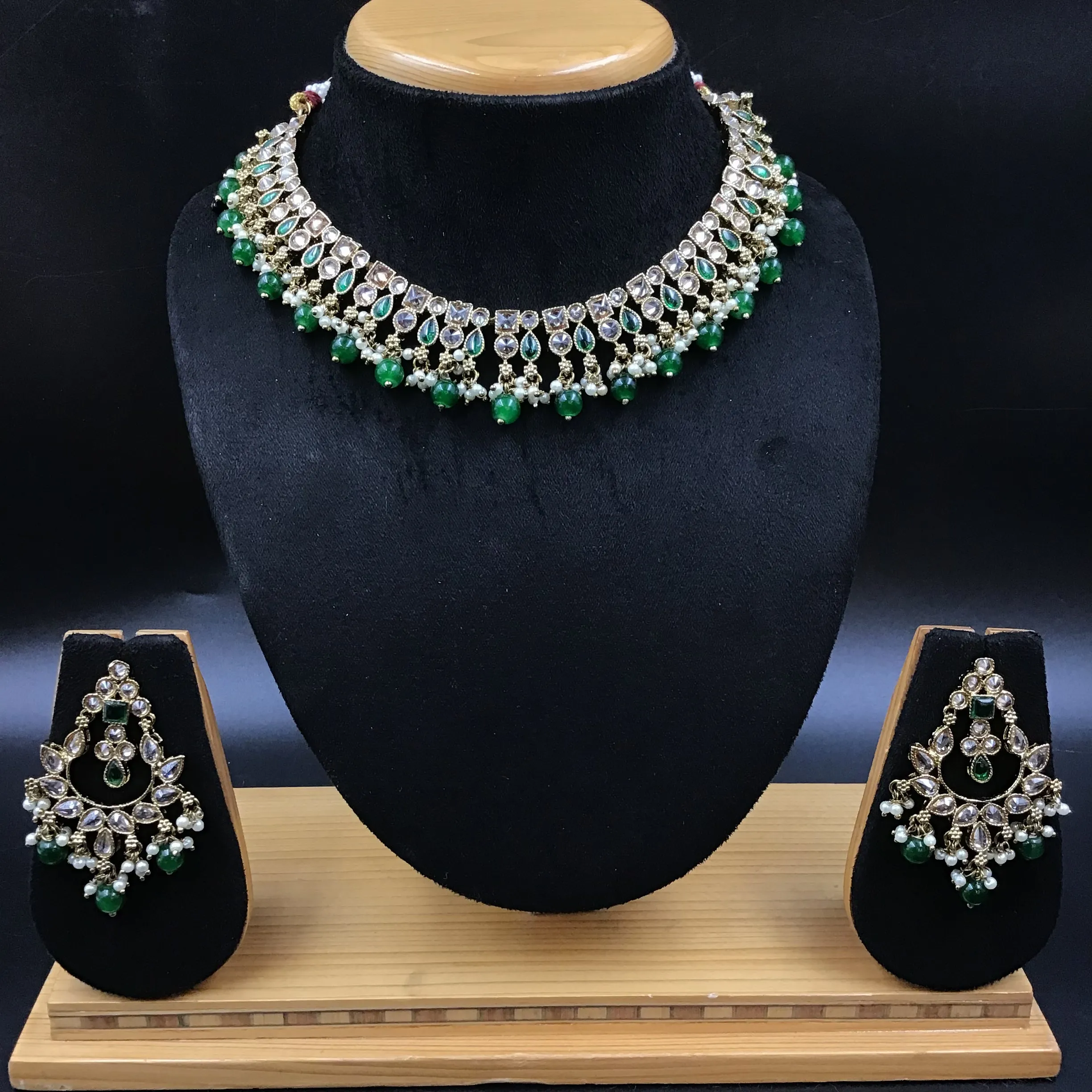 Round Neck Antique Necklace Set 4653-33