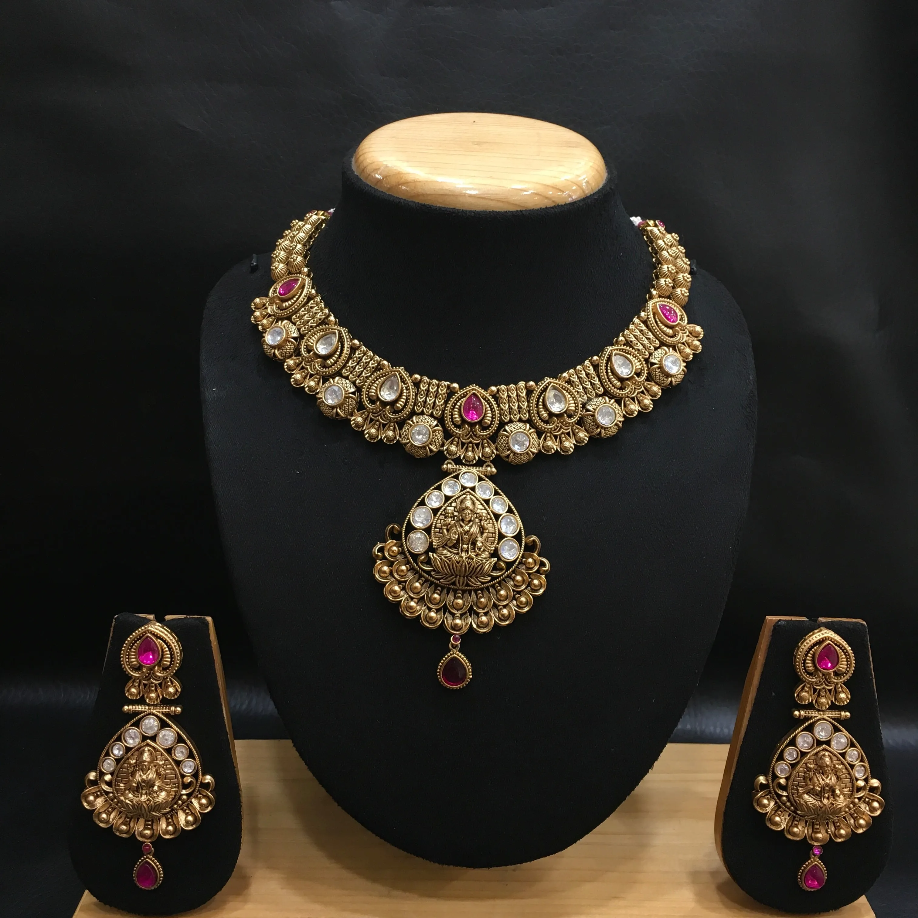 Ruby Temple Necklace Set